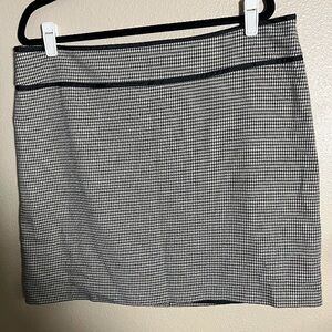 LOFT Black and White Pencil Preppy  Skirt size 16